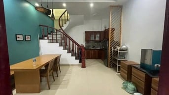Nhà riêng ngõ phố hoàng mai, nguyễn đức cảnh dt32m2x5t giá 12tr