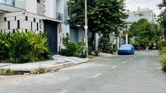 Mặt tiền đường, 173m2( 8.5 x 20 ) khu phân lô bên sông Giga Mall 