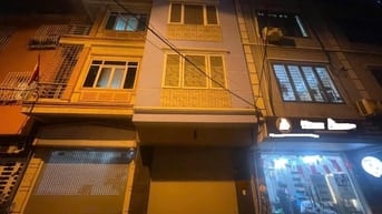 Nhà riêng ngõ phố tân mai nguyễn chính dt45m2x4,5t giá 15tr 