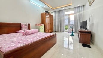 Bán nhà bên sông Phạm Văn Đồng giáp Bình Thạnh, 73m2, 3 tầng 4PN, 9 tỷ