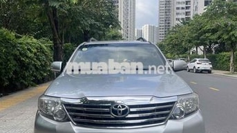 Toyota Fortuner 2012 Bạc