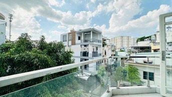 CHO THUÊ PHÒNG BAN CÔNG Ở CHU VĂN AN ,GẦN ĐH GTVT HUTECH UEF VĂN LAN