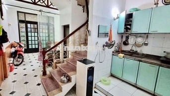 Cho thuê nhà Thịnh Quang 40m², 4 tầng, ô tô đỗ cửa, chỉ 12 triệu/tháng