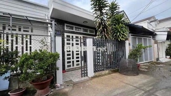 Nhà mới 2 phòng có nội thất hẻm đường Nhật Tảo