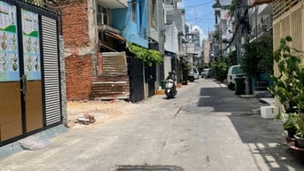 Bán nhà HXH 544 Lạc Long Quân. DT 3,5x9m, 4 tầng giá 4,85 tỷ