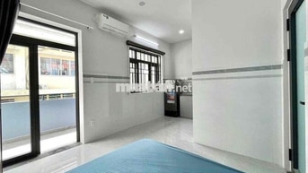 STUDIO BAN CÔNG CÁCH ĐH UEH 900M ĐẦY ĐỦ NỘI THẤT TẠI QUẬN 10