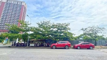 Cho thuê góc 2MT đối diện chung cư Đức Khải 2000 m2 140 tr/t