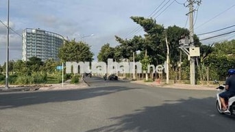 CÓ 2 căn KHU HÀNH CHÍNH cách chỉ 50m đi làm quá tiện! ib giá từng căn
