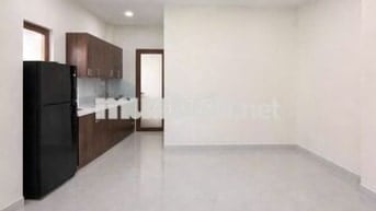 Phòng 25m2 có tủ lạnh tủ quần áo Q10