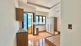 100% MỚI TINH BAN CÔNG CỬA SỔ FULL NỘI THẤT KẾ ĐẦM SEN