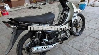 Yamaha Jupiter Trắng đen