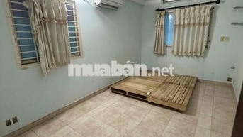 phòng trọ lầu1 , S= 15 m2 và 1 phòng nhỏ 6 m2 , đường Hoà Hảo Q10