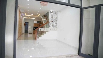 cho thuê nhà mặt tiền Nguyễn Phẩm