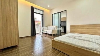 CHO THUÊ CĂN HỘ 1 PHÒNG NGỦ BAN CÔNG NGAY ĐH VLU, TIỆN ĐI SÂN BAY