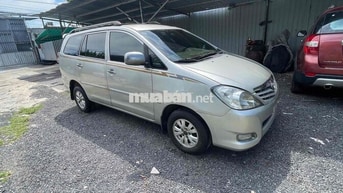 Toyota Innova Bạc 7 chỗ có màn hình, camera lùi