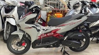 Honda Air Blade 2024/4V .Xám Đỏ Đem.Bản Bỏ Mẫu