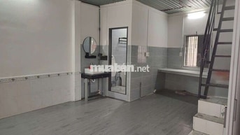 Chính chủ cho thuê nhà hẻm Phạm Văn Bạch, 1 trệt 1 lầu, có máy lạnh