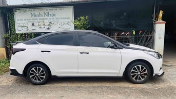 Hyundai Accent 2023 Tự động Trắng 28387 km