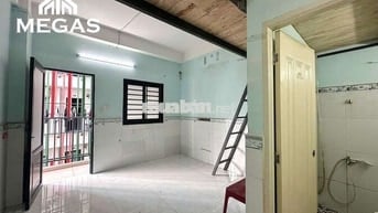 TRỌ ĐI BỘ QUA ĐH VĂN HIẾN VÀ CÁCH HUIT VÀI PHÚT CÓ BANCOL