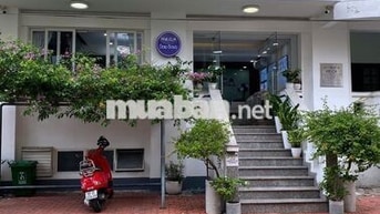 Mặt bằng đẹp Q3-ngang 8m-sân trước 40m2-hoàn thiện cao cấp