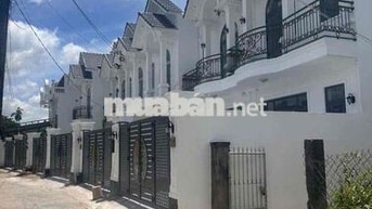 NHÀ MÁI THÁI P3 còn *** căn. Dãy nhà rất đẹp !