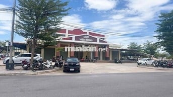 tìm đâu ra 110m mặt tiền đường 10,5m giá chỉ 2,8ty còn thương lượng.