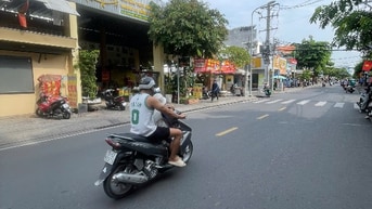 NGUYÊN CĂN GÓC 2MT Lâm VĂN BỀN, Q.7. DT:NGANG 18 DÀI 7 . GIÁ :100Tr/TH