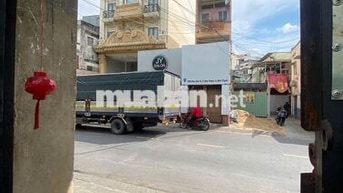Nhà mặt tiền ngã năm Bình Thạnh vừa 6 người ở vừa kinh doanh siêu rộng