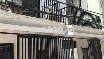 Nhà nguyen căn và cho thuê phong trong nhà nguyên căn