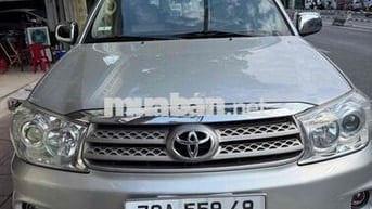 Toyota Fortuner 7 chỗ Số tự động Xăng Bạc