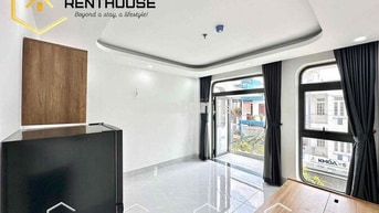 Studio ban công đầy đủ nội thất