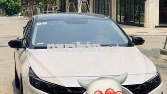 Hyundai Elantra 2024 1.6 AT Tiêu Chuẩn Trắng