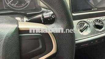 Toyota Innova 2022 Trắng Số sàn 7 chỗ