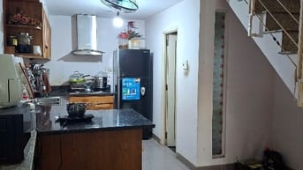 Cho thuê nhà mặt tiền nguyên căn gần ngã 3 Ông TẠ cách CMT8 20M