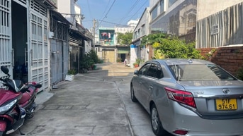 Bán đất tặng nhà hẻm xe hơi 6m