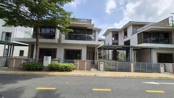 Cần chuyển nhượng biệt thự song lập Swan Bay zone 8 hướng đông nam