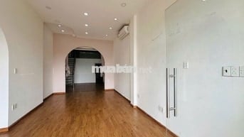 Cho thuê MB Kinh doanh, Gần Phạm Văn Đồng, 14tr/ tháng