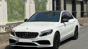 Mercedes-Benz C200 Exclusive Custom C63