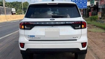 Ford Everest Titanium 2 cầu 2023 Trắng 30000 km