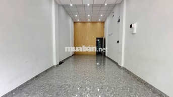 Mặt Tiền Phan Văn Trị 4x18m Trống Suốt 150m2 Có 1 Gác Có Sân Đậu Xe