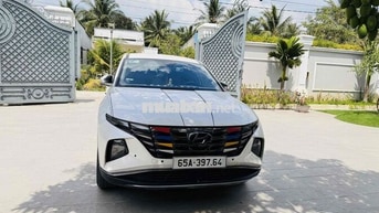 Hyundai Tucson Trắng 5 chỗ bản 2.0 xăng Đặc Biệt
