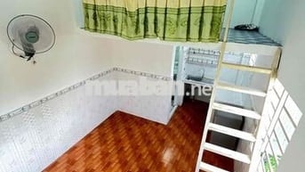 P có gác (đứng) ngay Công Viên Lê Thị Riêng ( Thỏ Trắng)