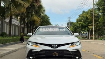 Toyota Camry 2.0Q 2023 Trắng 30.000 km