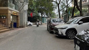 🌻 Nhà đẹp Lạc long Quân Tây hồ.2 thoáng 58 m²x 5 tầng thang máy đẹp