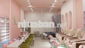 sang nhượng tiệm nail - gội đầu - nối mi ngay ngã 4 CV Làng Hoa gò vấp