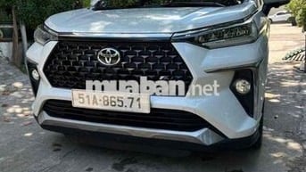 Toyota Veloz Cross Bản Top 2022 Trắng 7 chỗ