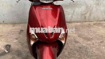 Honda Lead nhật nữ đi