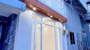 Nhà SHR ngay Cầu Vượt Quang Trung Q12 4x10m