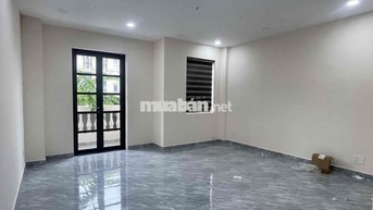 Cho thuê văn phòng sàn lầu 1, có hầm, thang máy, máy lạnh Cityland 12t