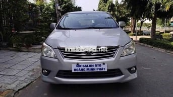 Toyota Innova E 2013